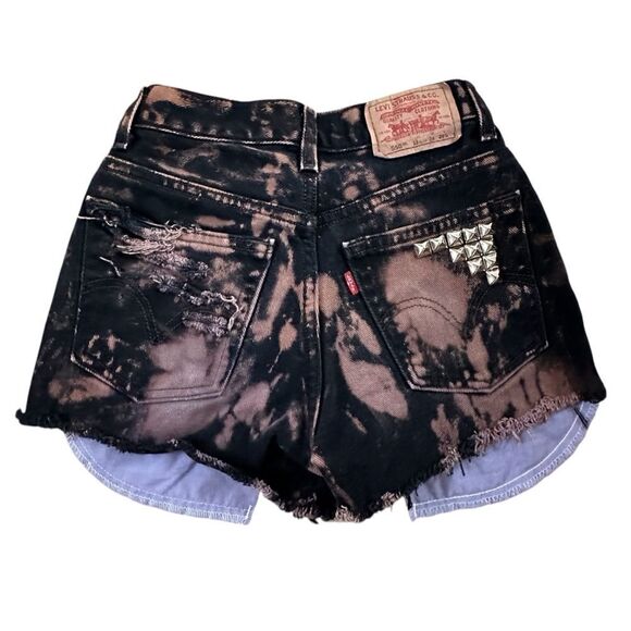 Levi’s ~ Black 550 Tie Dye shorts~ hardware detail on back pocket ~ size 12slim - Picture 2 of 12